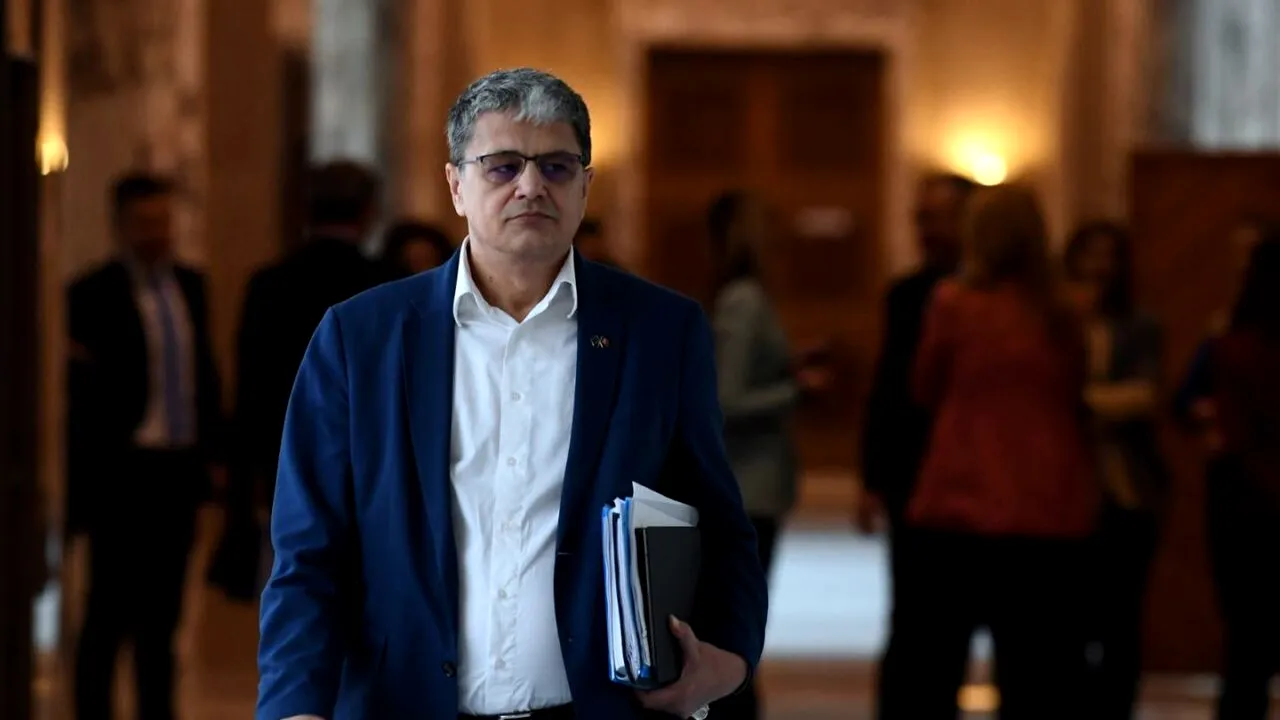 Ce SALARIU are Marcel Boloș, ministrul Fondurilor Europene: „Pe mâncare dau 3.000 de lei lunar”