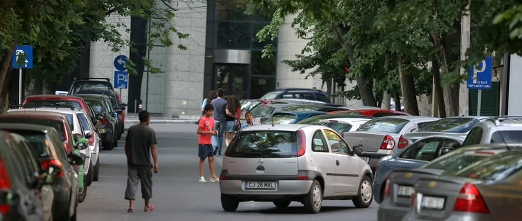 Locurile de parcare, subiect de licitație la Botoșani | Suma impresionantă pe care va trebui să o achite un bărbat, cea mai mare din istoria orașului / Femeile au trecut la amenințări: O să te urmăresc 
