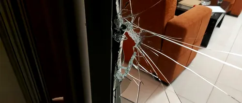 Concediu de coșmar pentru un turist român în Grecia: „Ne-a fost spartă locuința în care am fost cazați. Ce au furat hoții