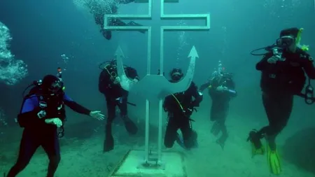 Un grup de motocicliști din Rusia încearcă să construiască „prima biserică subacvatică din lume