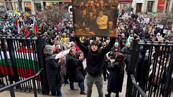 Bulgarii se luptă cu „mafia” în stradă: protestează în fața instanțelor pentru cei care au fost arestați la protestele anti-guvernamentale