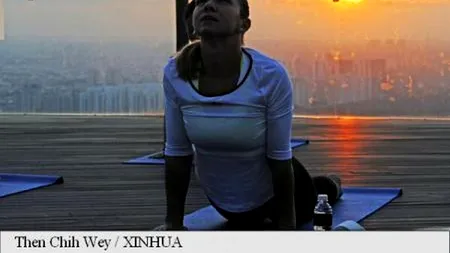 Simona Halep a făcut yoga la Singapore