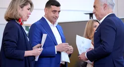 George Simion și Călin Georgescu, la vot împreună cu soțiile / „Am votat împotriva NEDREPTĂȚILOR făcute poporului român”