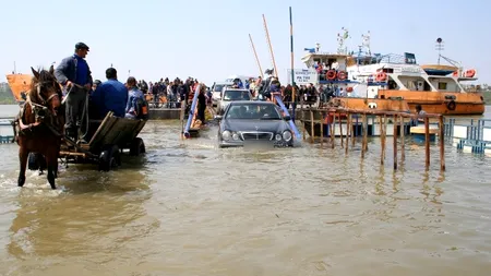 Cod portocaliu de inundații, până marți seară