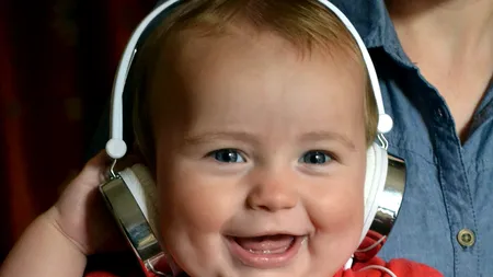 Modalitatea inedită prin care fetușii ascultă muzică în pântecul mamei. Totuși, dispozitivul nu poate fi folosit de toate femeile