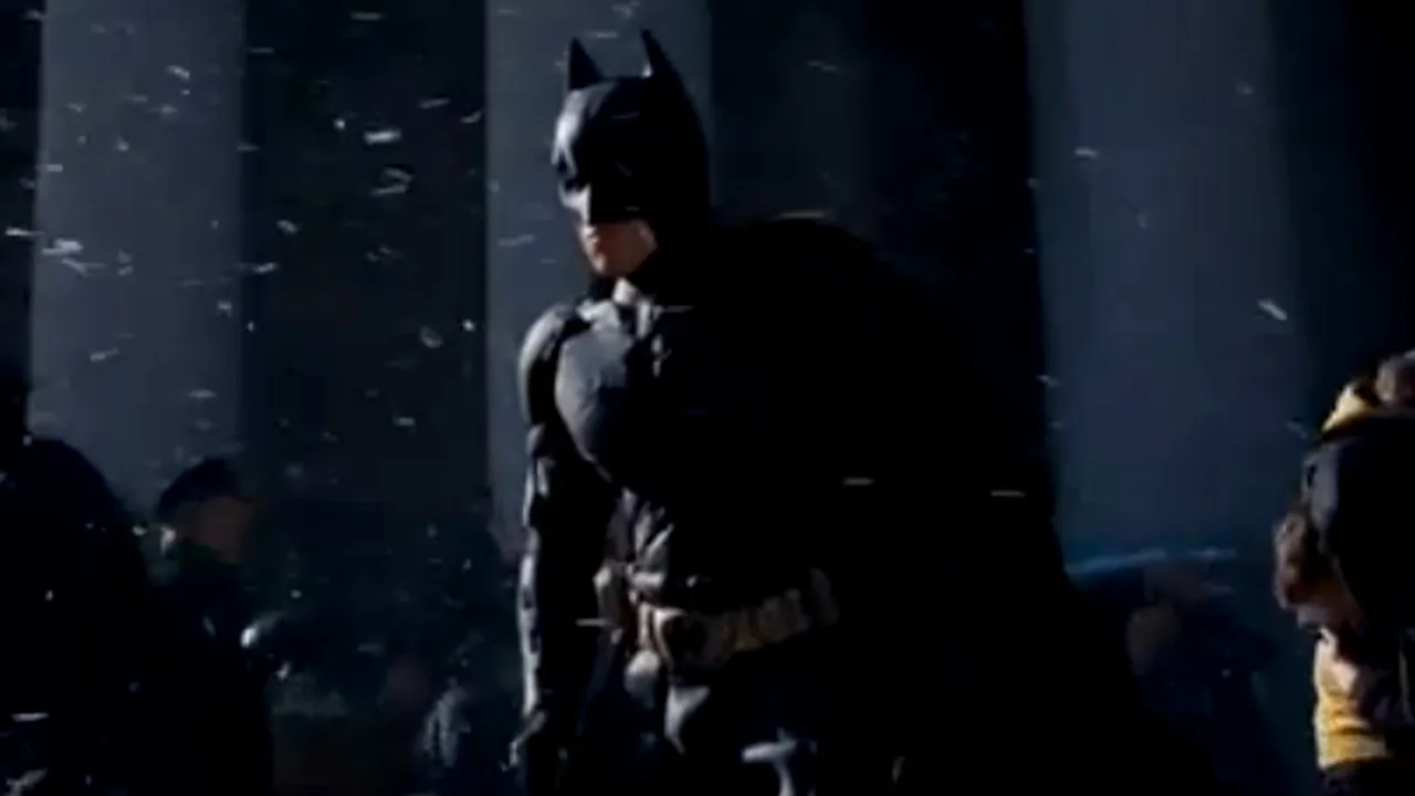 BATMAN: Cavalerul negru: Legenda renaște, lider în box office-ul nord-american, în ciuda masacrului din Colorado - TRAILER