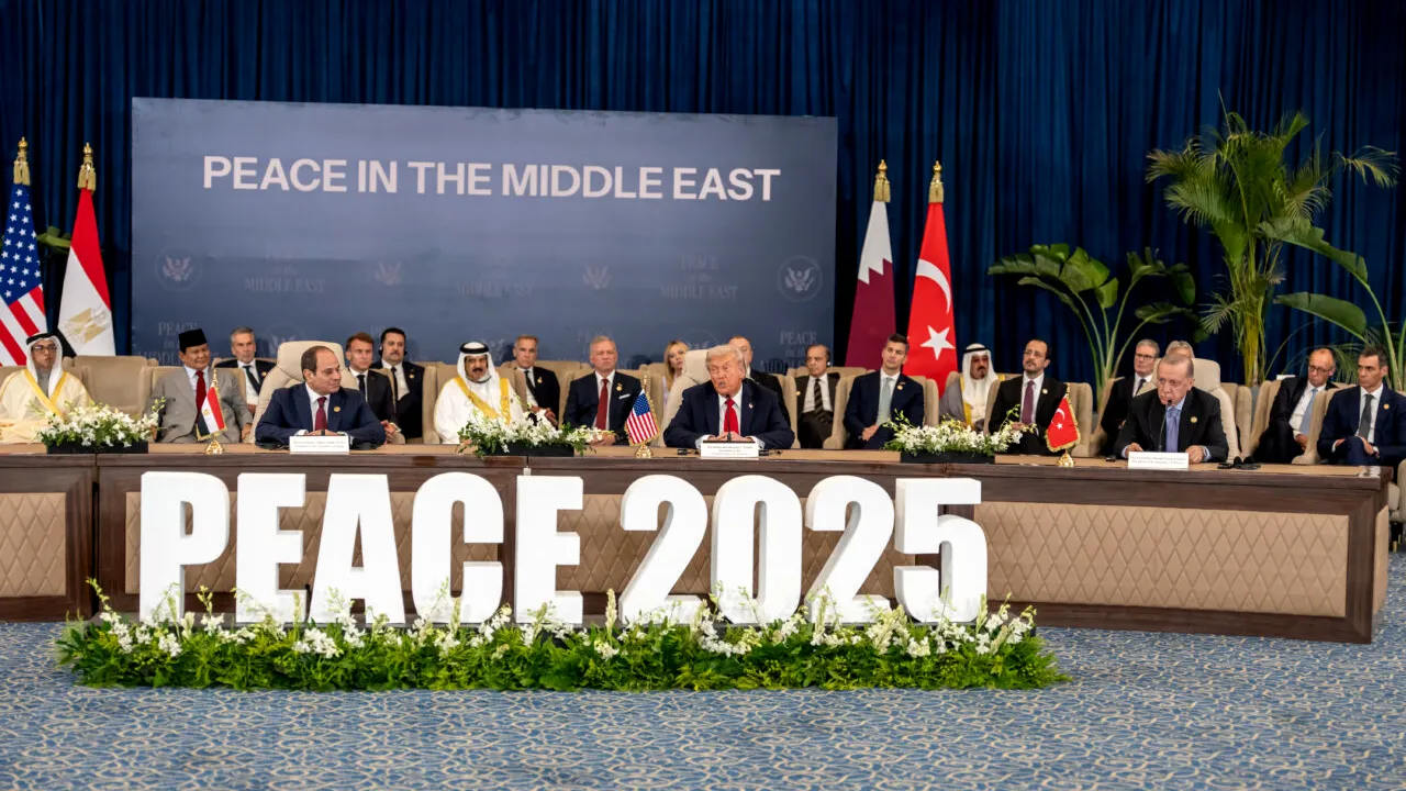 „Felicitări întregii lumi, este un moment istoric”, transmite Trump, după victoria la ONU pe Gaza. Consiliul a adoptat planul de pace al SUA pentru stabilizarea enclavei. Ce rol va avea Trump