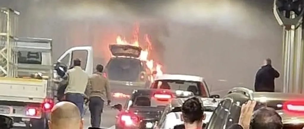 O mașină a luat foc în Pasajul Unirii! Traficul, blocat / Prefectul Capitalei anunță prima măsură - FOTO&VIDEO
