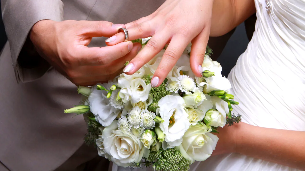 Un tânăr japonez a rămas uimit, după ce a participat la o nuntă românească: „Trebuie să te antrenezi cu minim două luni înainte”