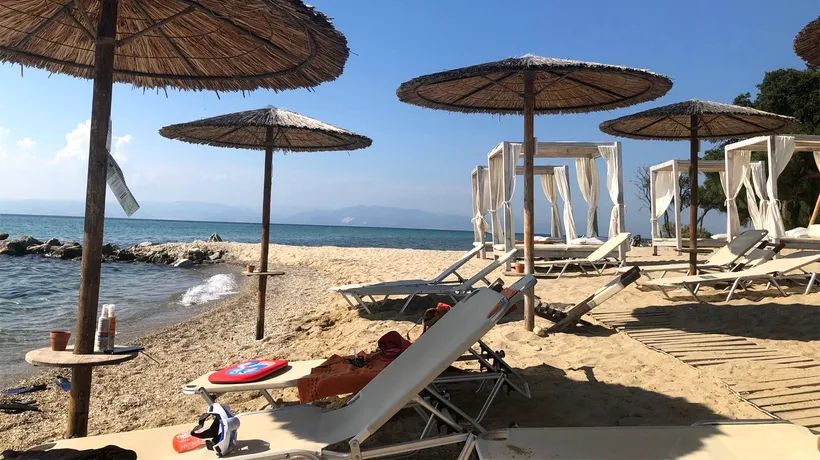 Turist român în Thassos: „Coji de SEMINȚE și manele cât pentru cinci vacanțe”