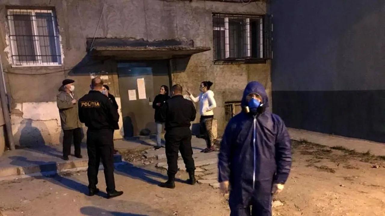 CARANTINĂ - METODA de dincolo de PRUT | Autoritățile din Republica Moldova au sudat ușile unui bloc aflat în carantină - FOTO