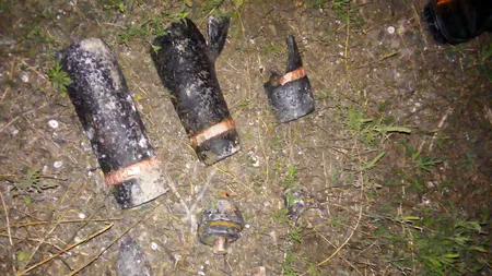 GALERIE FOTO | Proiectile explozive, descoperite de un muncitor la o firmă care prelucrează sfeclă în Neamț 