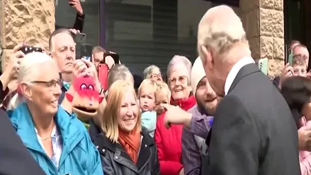 VIDEO | Un român din Scoția s-a oferit să îl tundă gratis pe Regele Charles. Reacția monarhului britanic