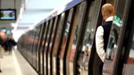 Haos la metrou miercuri dimineață. Un tren a rămas blocat în stație pe Magistrala 2