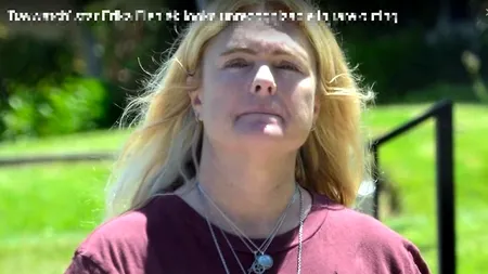 O mai recunoști? Fosta frumoasă vedetă a fost „surprinsă” de paparazzi. Nimeni nu o mai văzuse de mulți ani