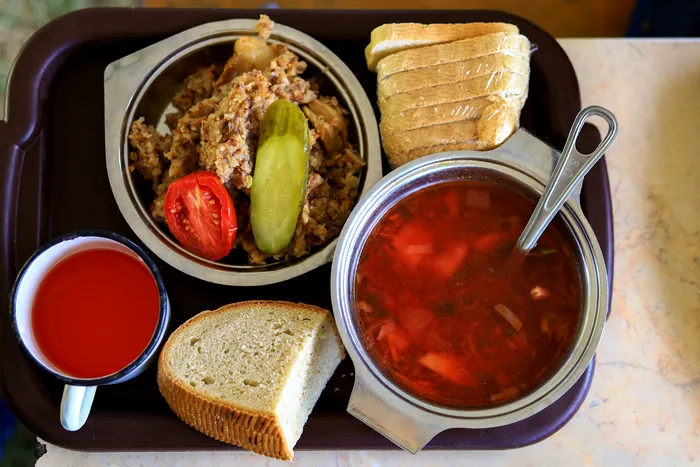 Ce alimente ar trebui să consumi, dacă lucrezi în tură de noapte, potrivit unui studiu