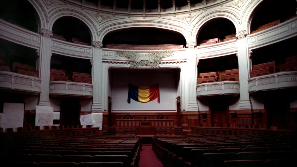 35 de ani de la primele ALEGERI prezidențiale și parlamentare libere din România. Cine au fost deputații și senatori aleși în Duminica Orbului