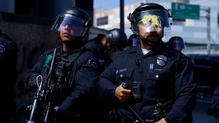 Donald Trump trimite pușcașii marini în Los Angeles!/REVOLTELE se răspândesc în America