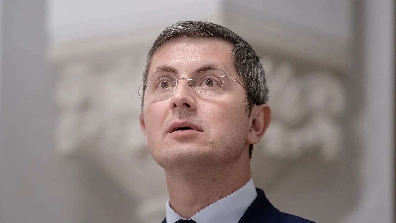 Barna, după demisia ministrului de Interne: Pălăria MAI s-a dovedit mult prea mare pentru Moga. Demisia firească arată incompetența PSD