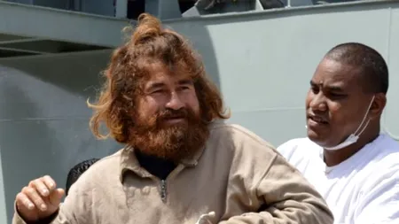 Bărbatul care a supraviețui 13 luni în Pacific a fost internat în spital. 