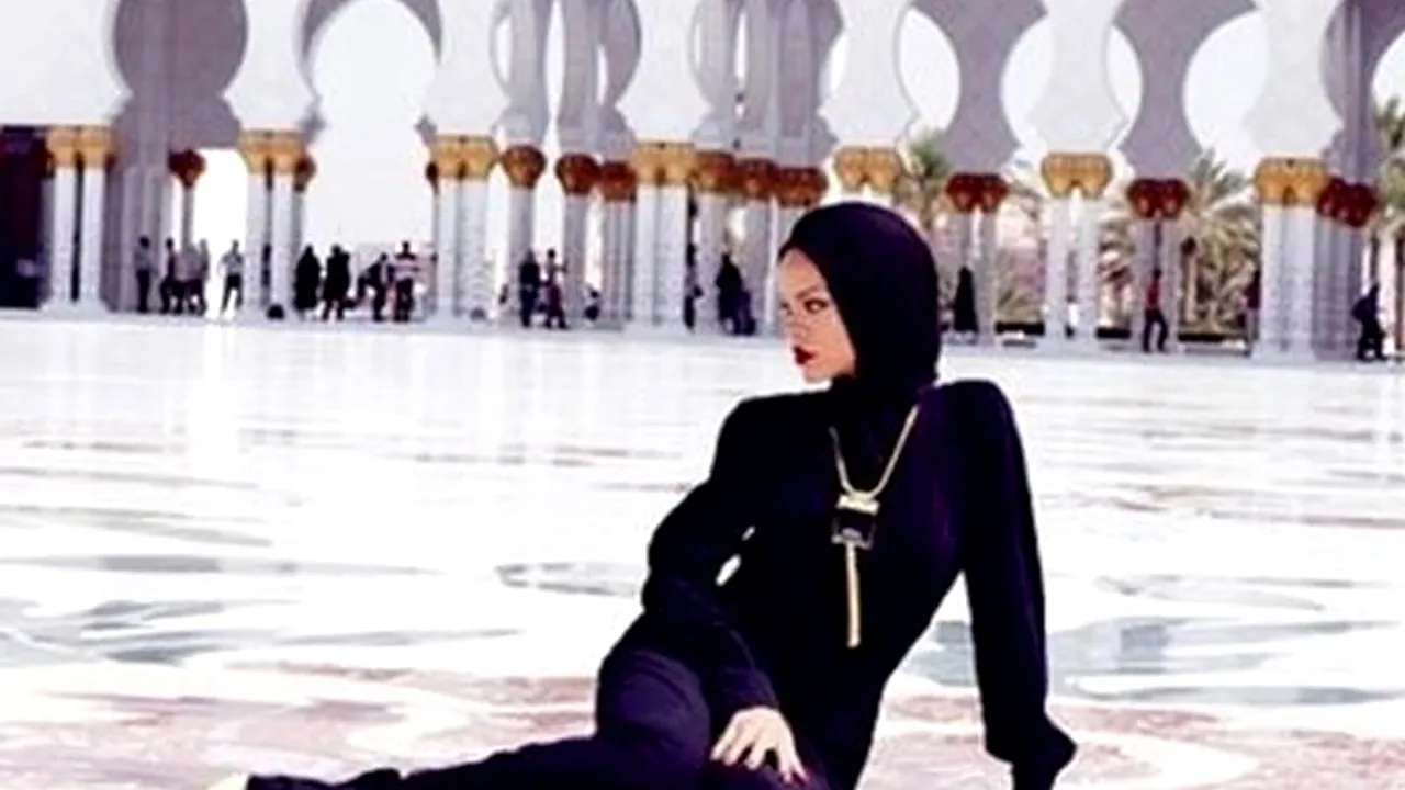 Rihanna, dată afară dintr-o moschee din Abu Dhabi după o ședință foto 