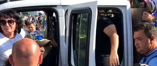 Protest 10 august | Forțele de ordine au verificat o mașină din Piața Victoriei - VIDEO