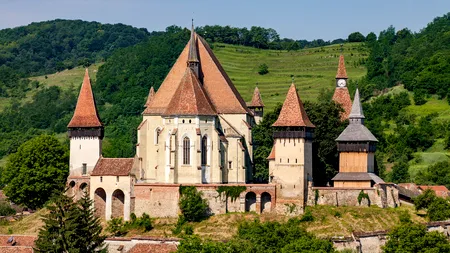 Oxford University Press a plasat pe coperta celei mai recente cărți lansate o cunoscută biserică fortificată din Sibiu