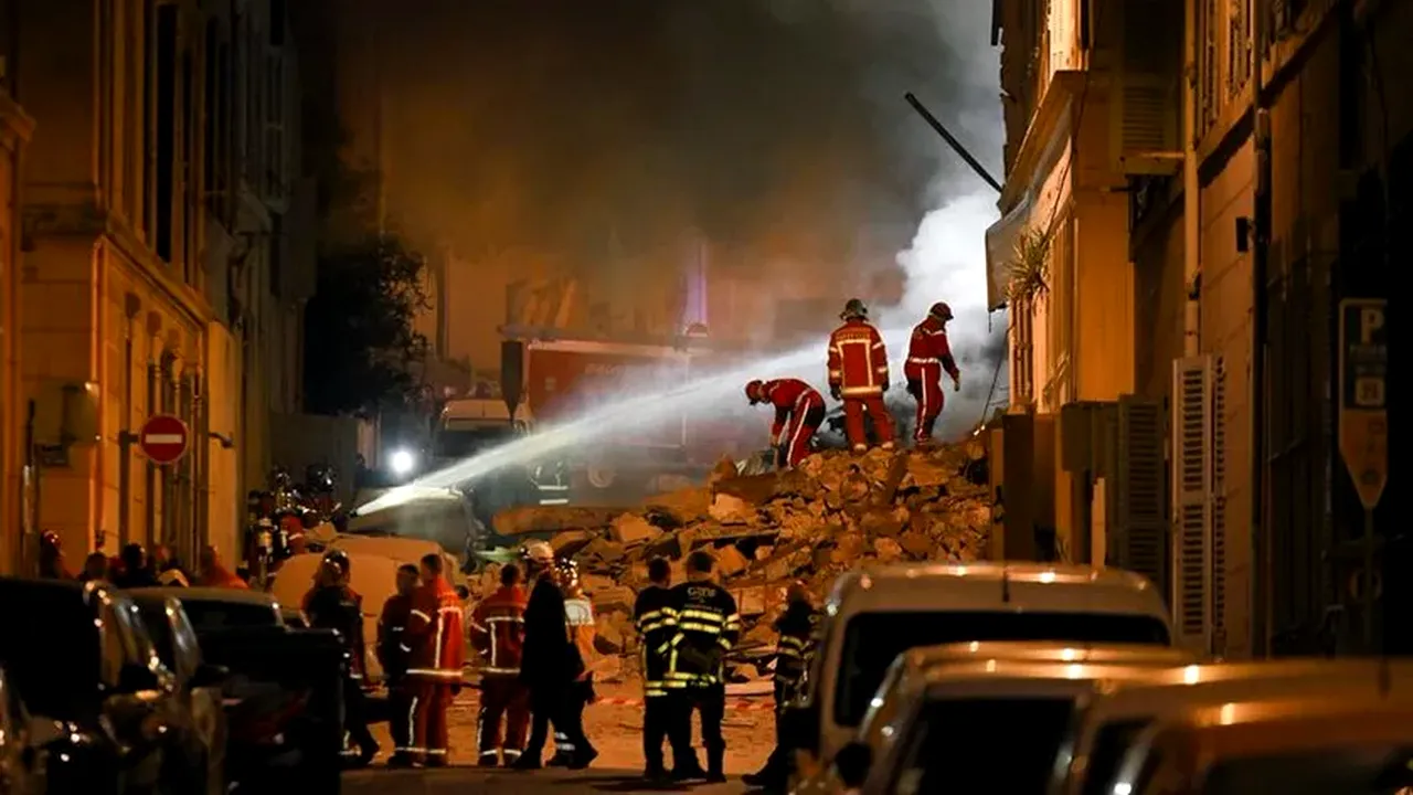 O româncă a fost martoră la explozia blocului din Marsilia: ”Un morman de pietre și praf, nu mai era nimic din blocul ăla”