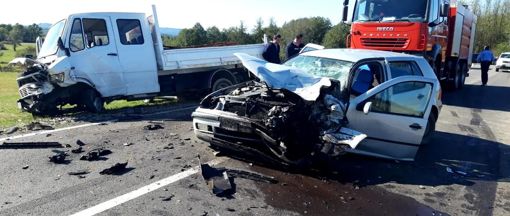 Patru persoane, între care un copil, au fost rănite într-un accident auto produs la Tismana