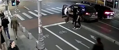 Imagini incredibile surprinse de o cameră de supraveghere: un șofer lovește un bărbat și îl amenință cu sabia