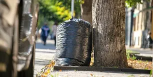 Femeie găsită cu un bebeluș MORT într-un sac. La ce concluzie au ajuns autoritățile