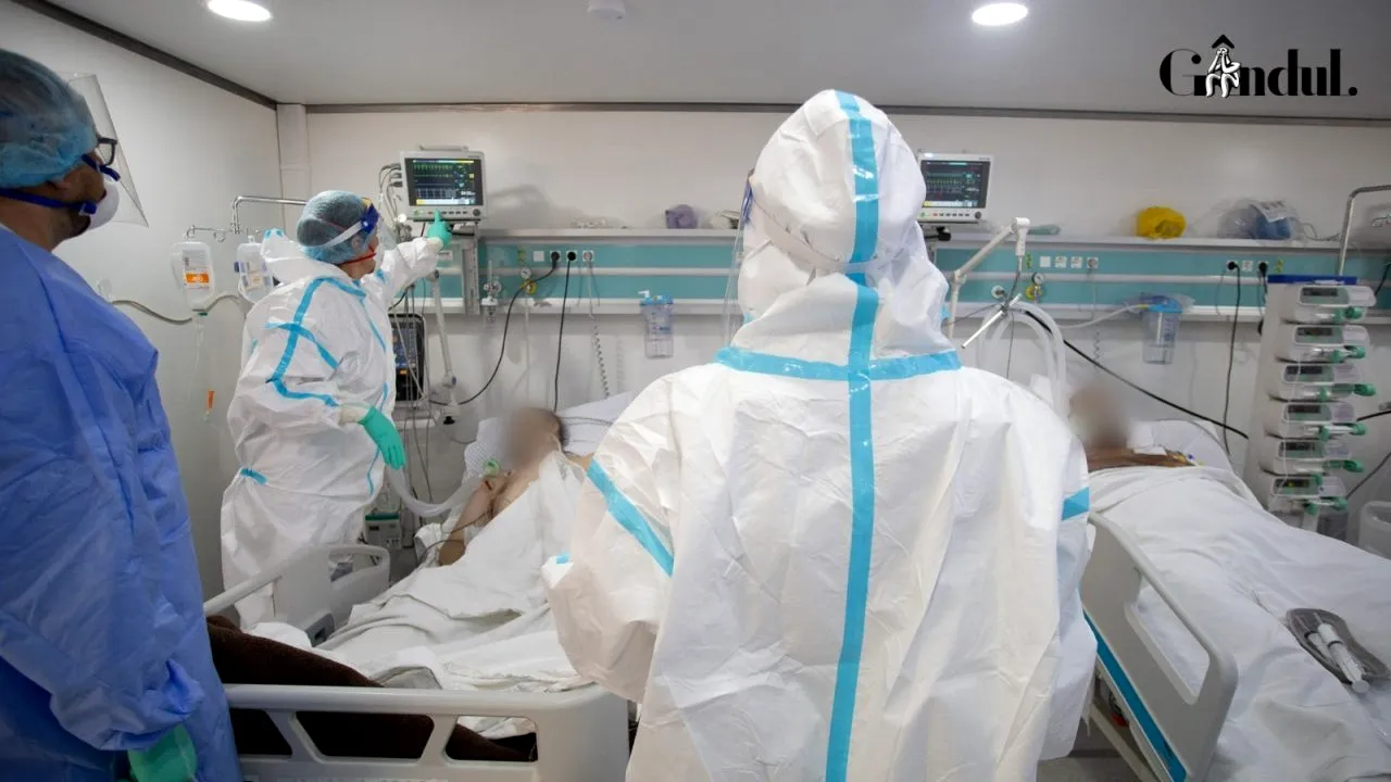 FOTOREPORTAJ | Imagini tulburătoare dintr-o secție ATI. Tineri intubați care luptă să trăiască și medici la capătul puterilor