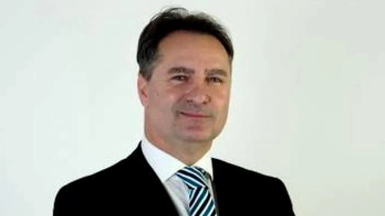 Fostul șef al Oficiului pentru Combaterea Spălării Banilor, trimis în judecată după ce și-a falsificat diploma de bacalaureat. Laurențiu Barangă ajunsese profesor universitar și conducea doctorate!