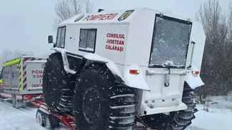 ISU Călărași a scos artileria grea împotriva zăpezii. Un utilaj nemaivăzut pe șosele a trecut la treabă. Cum se numește și unde este folosit de obicei