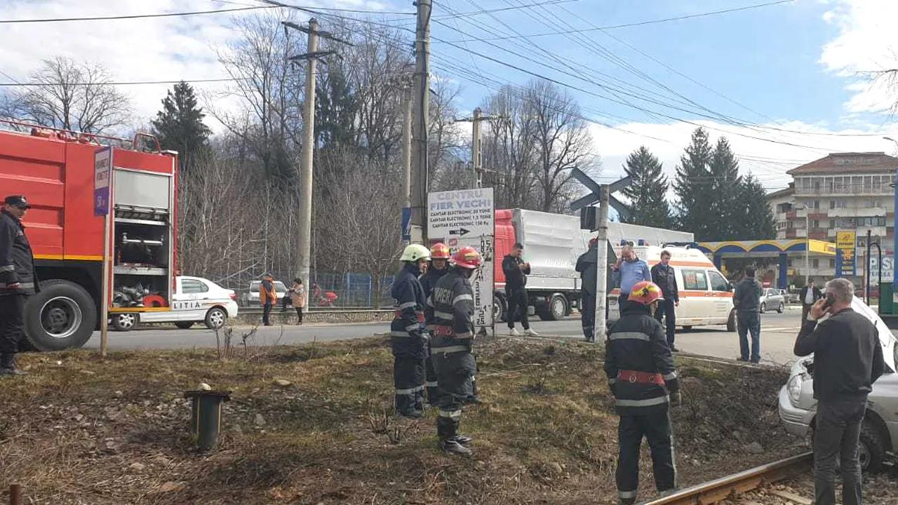 Un nou accident feroviar. Un autoturism a fost lovit de o locomotivă în Dâmbovița
