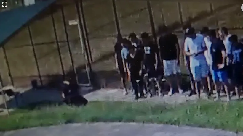 Ce au pățit cei doi polițiști filmați în timp ce băteau un tânăr în Centrul de Educare de la Buziaș
