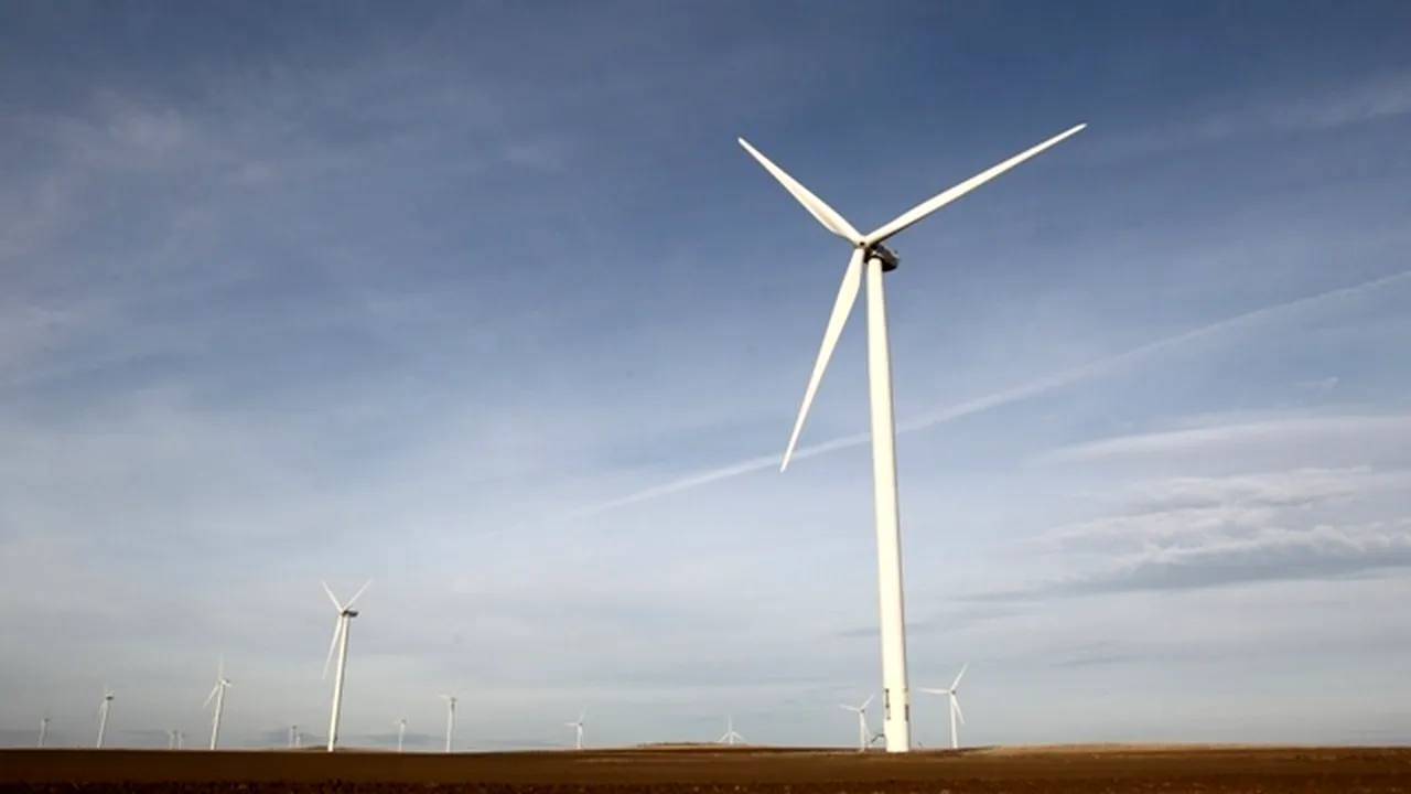 România rămâne în topul celor mai atractive 15 țări pentru investiții în energie regenerabilă