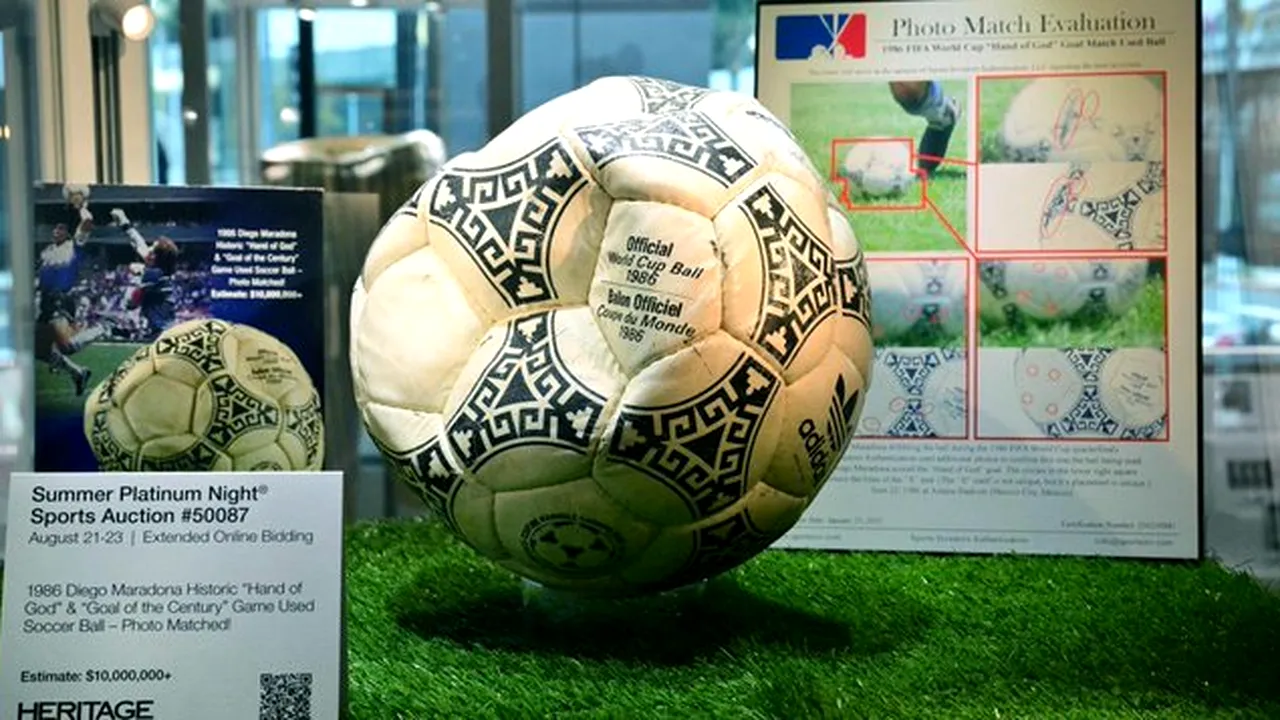 Mingea cu care Maradona a marcat „Mâna lui Dumnezeu” și „Golul Secolului”, scoasă la licitație. Cu câte milioane de dolari ar putea fi vândută