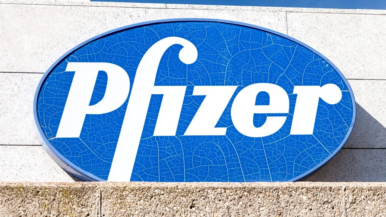 Directorul executiv al Pfizer: Avem motive bune să credem în succesul medicamentului anti-COVID