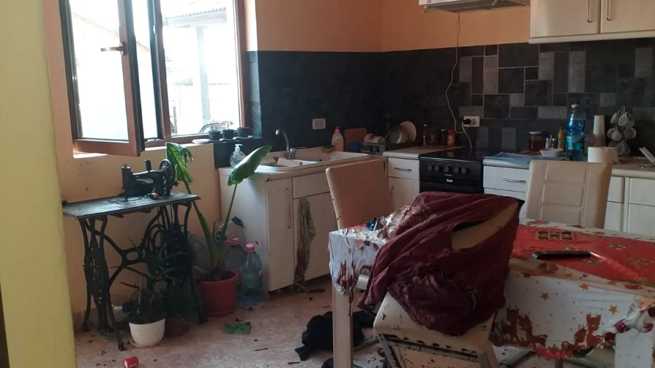 Un bărbat din Arad a ajuns la spital, după ce a verificat o butelie cu un chibrit aprins