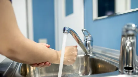 Criza apei din Prahova. Locuitorii din Aluniș au apă potabilă. Anunțul DSP Prahova