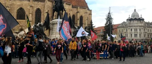 2.000 de tineri au defilat prin Cluj, de Zilele Studenților Maghiari