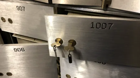 Jaf ca-n filme la Arad. 300.000 de euro, „speriați” dintr-un seif în numai câteva minute! De necrezut cine locuia în casă!