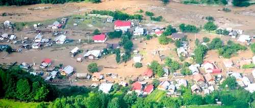 COD ROȘU ÎN ȘAPTE JUDEȚE. Bilanțul inundațiilor: un mort, 4 dispăruți și 185 de localități afectate. Ponta: Să nu vă opriți din ceva că nu sunt bani. Mâine vă alocăm 
