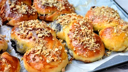 MUCENICI de post cu miere și nucă, însiropați și pufoși. Fără ouă, unt sau lapte!