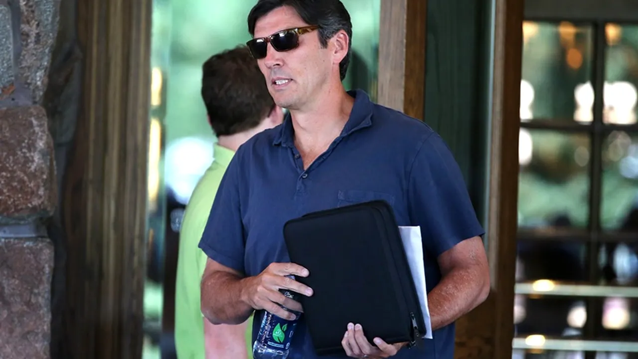 Ce bonus primește șeful AOL, Tim Armstrong, după vânzarea către Verizon Communications