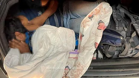 FOTO, VIDEO | Migranți găsiți ascunși în două mașini în Vama Nădlac. Șoferii, cetățeni români, au fost reținuți