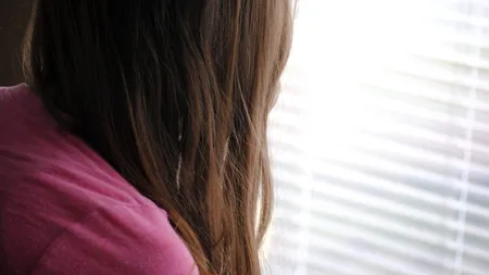 Femeie din Alba, sechestrată și lovită de un bărbat din Vaslui. Cum a reuşit victima să scape din mâinile agresorului