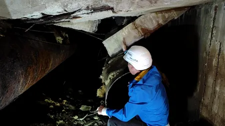 Bucureștiul se scufundă! Mai multe dale de beton dintr-o galerie din Piața Unirii s-au rupt și se sprijină pe conductele de termoficare