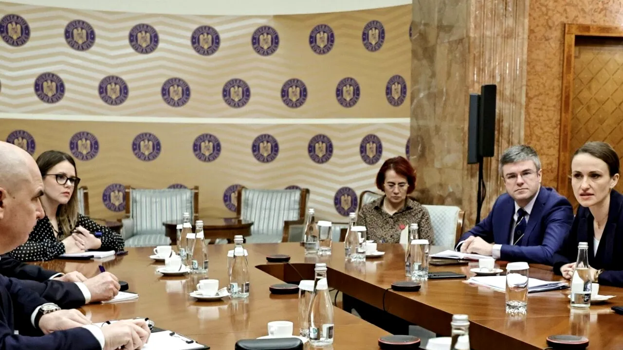 În timp ce miniştrii caută soluţii pentru aducerea în ţară a românilor din Orientul Mijlociu, PNL vrea pace cu PSD